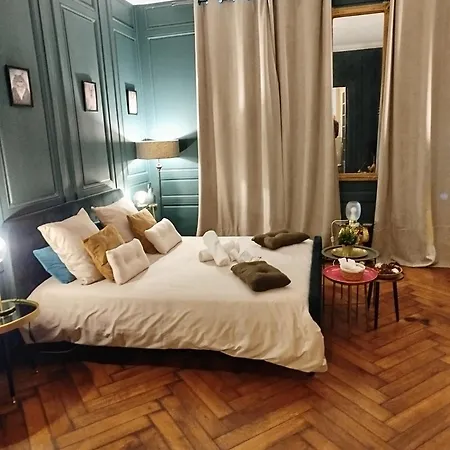 Vieille Stanislas Apartment